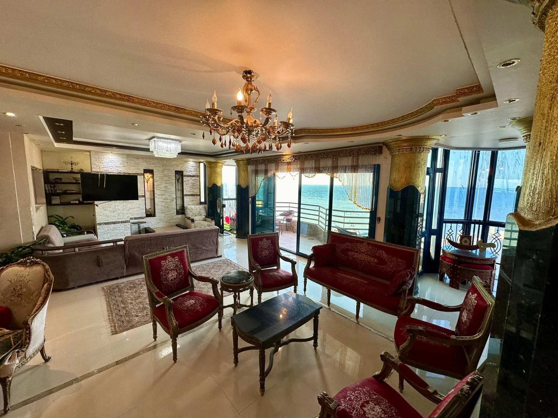 Panoramic Sea-View Four-Bedroom Apartment in Qiadat