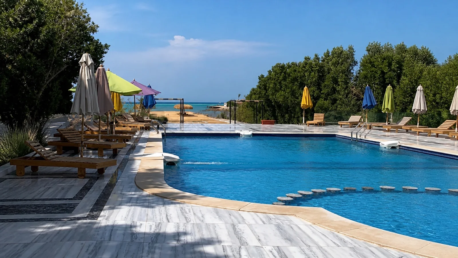 Studio and beachfront resort in Al Ahyaa – view 1