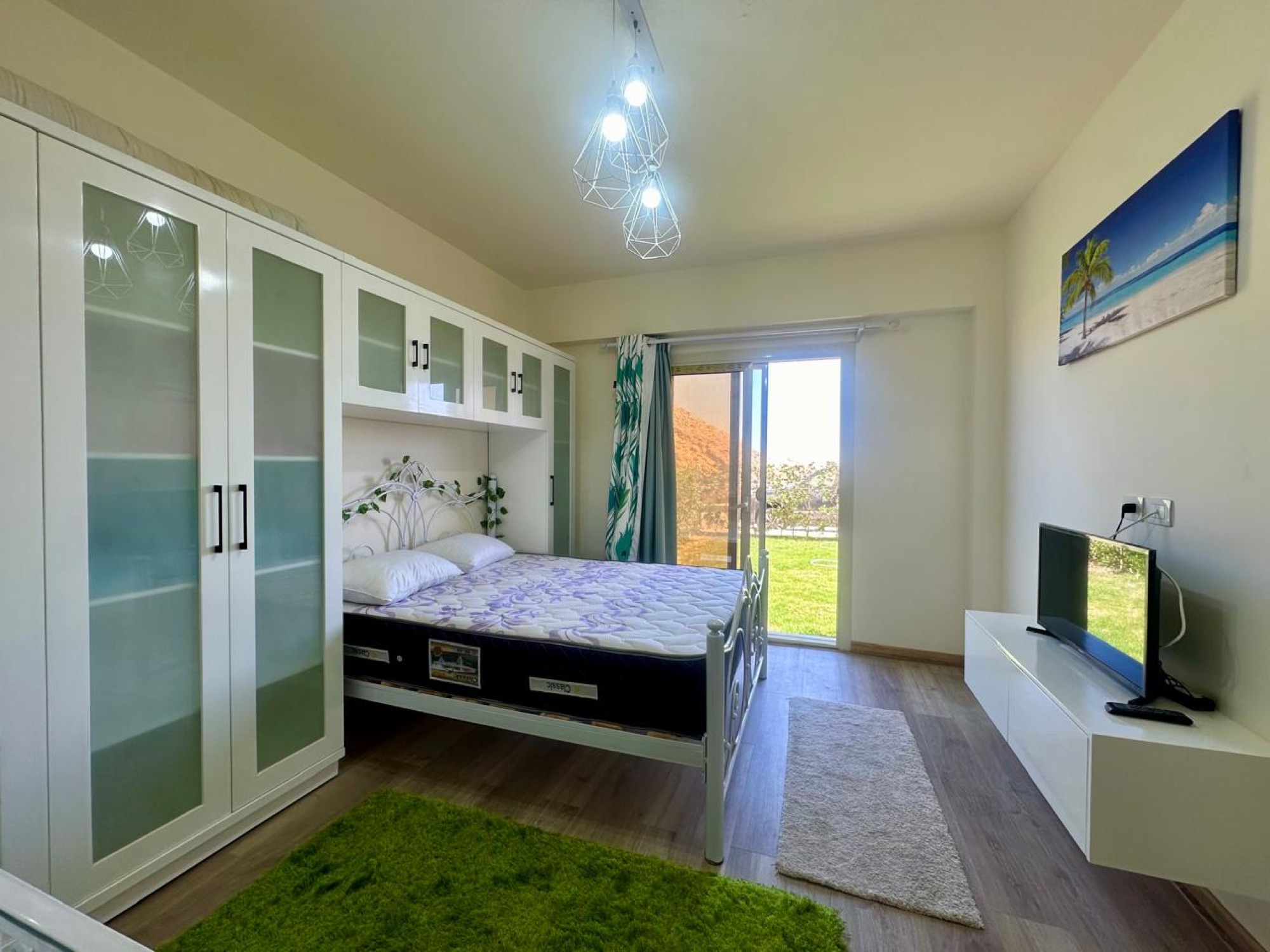 Two-Bedroom Garden Apartment with Private Beach Access in Sahl Hasheesh