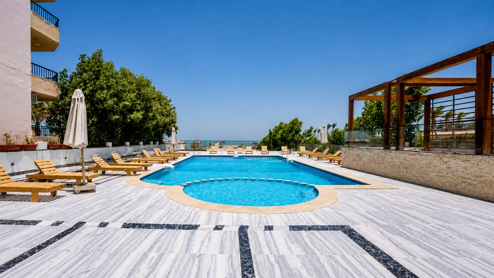 Studio and beachfront resort in Al Ahyaa – view 5