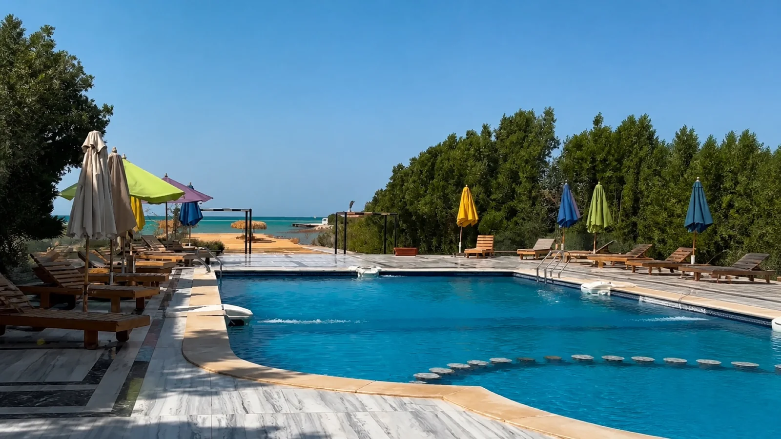Studio and beachfront resort in Al Ahyaa – view 6
