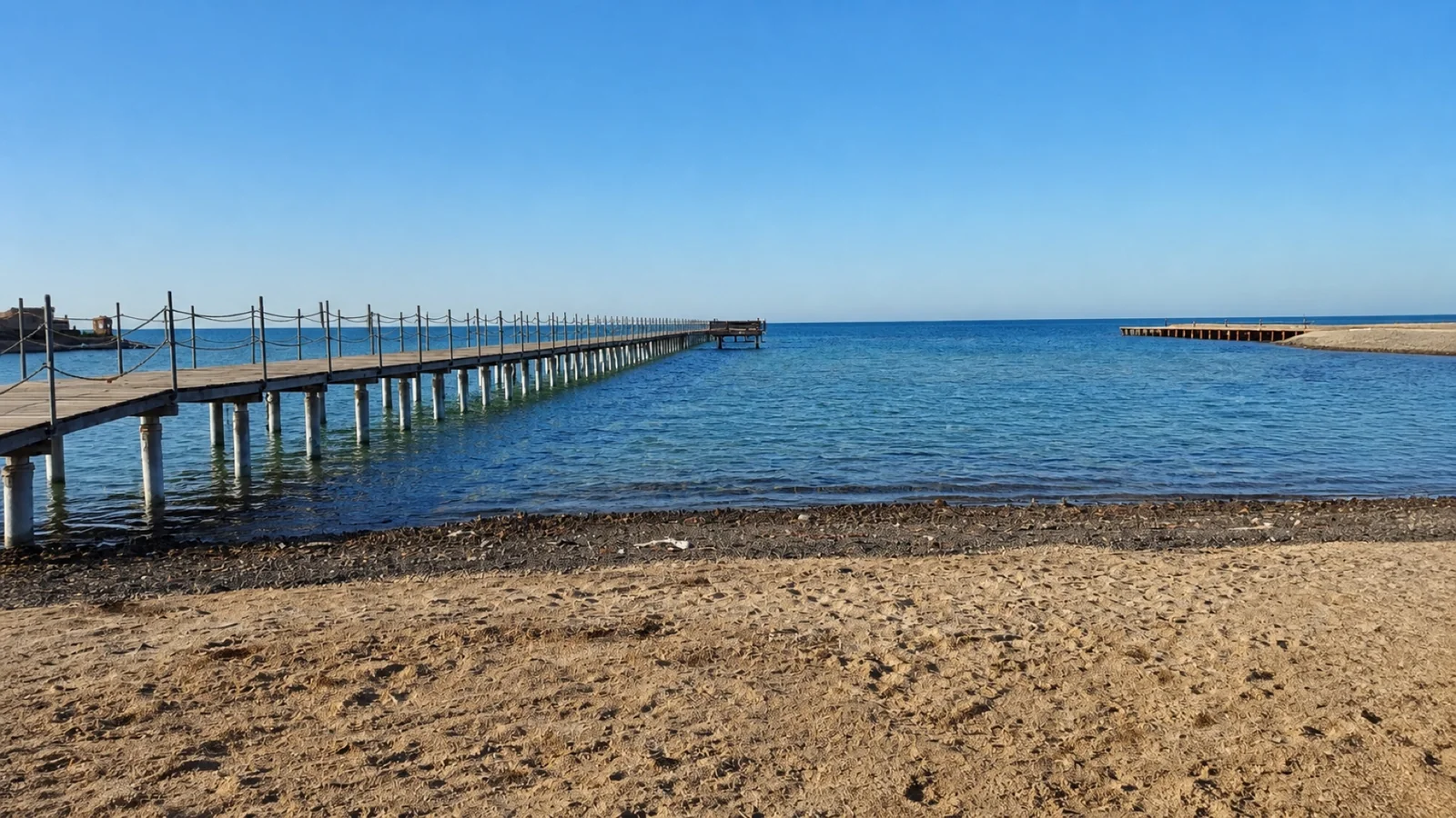 Studio and beachfront resort in Al Ahyaa – view 8