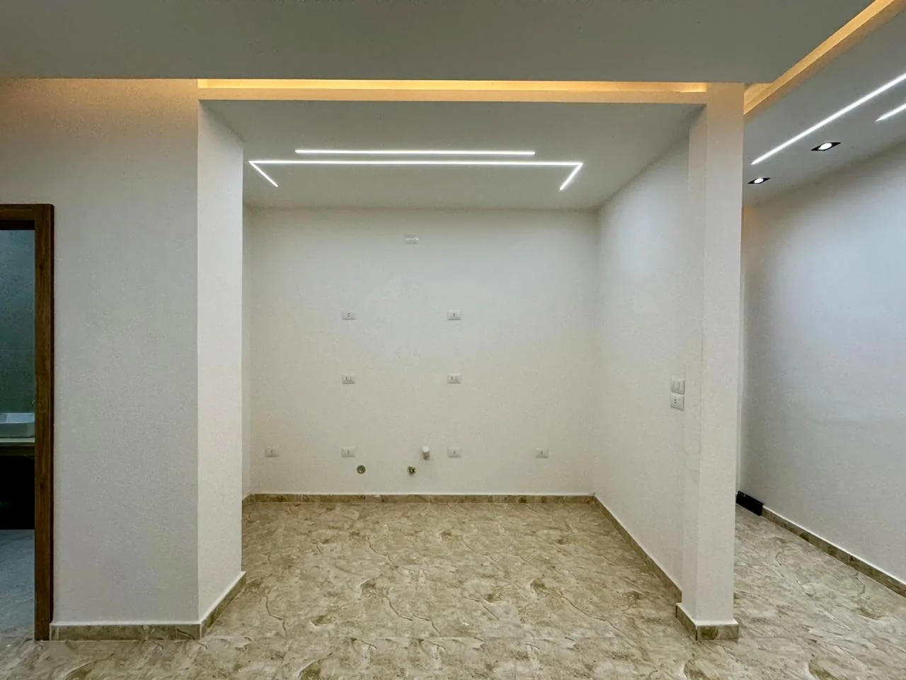 One-Bedroom Apartment with Private Outdoor Space in El Kawthar