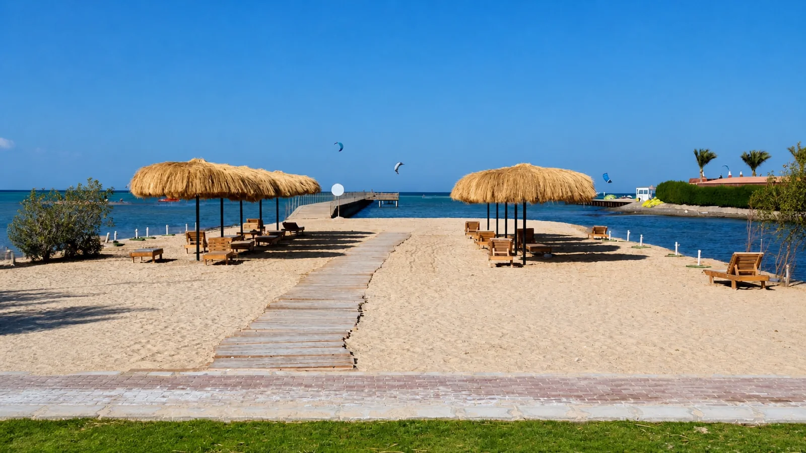 Studio and beachfront resort in Al Ahyaa – view 9