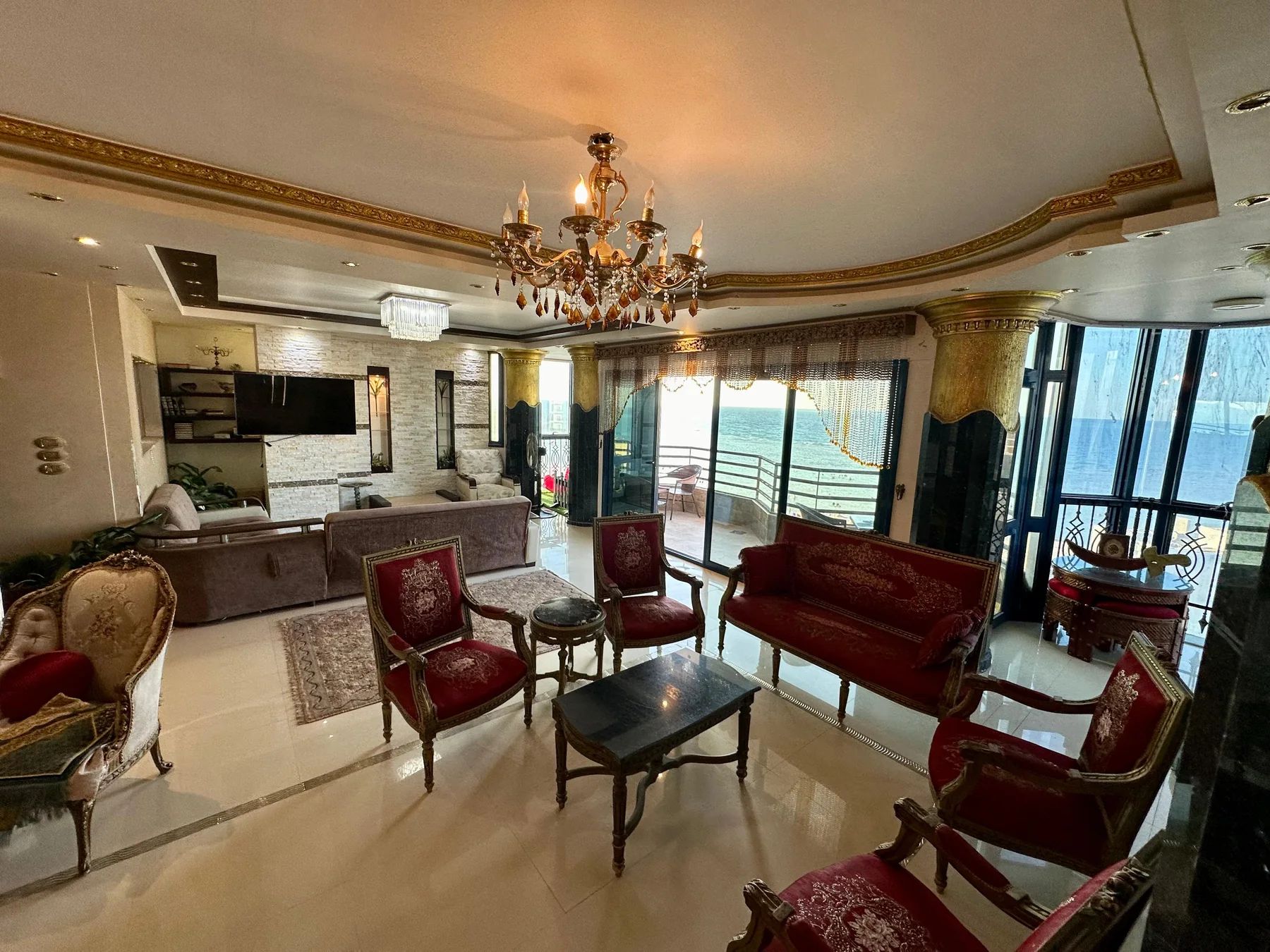 Panoramic Sea-View Four-Bedroom Apartment in Qiadat