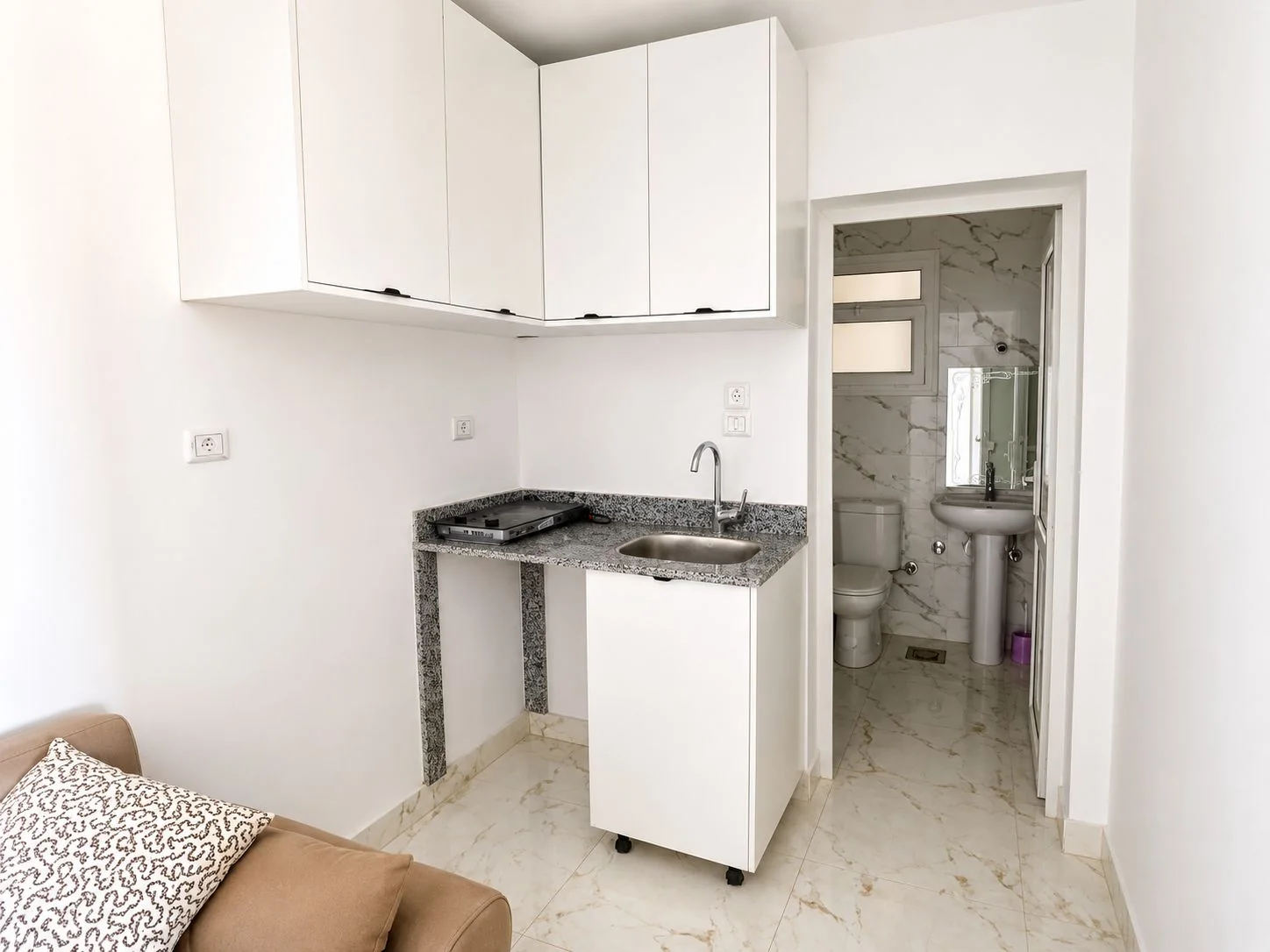 Studio and beachfront resort in Al Ahyaa – view 14