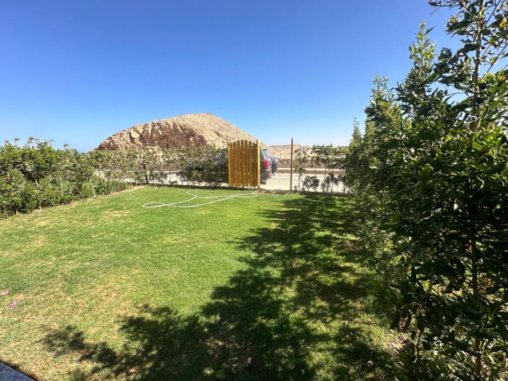 Two-Bedroom Garden Apartment with Private Beach Access in Sahl Hasheesh
